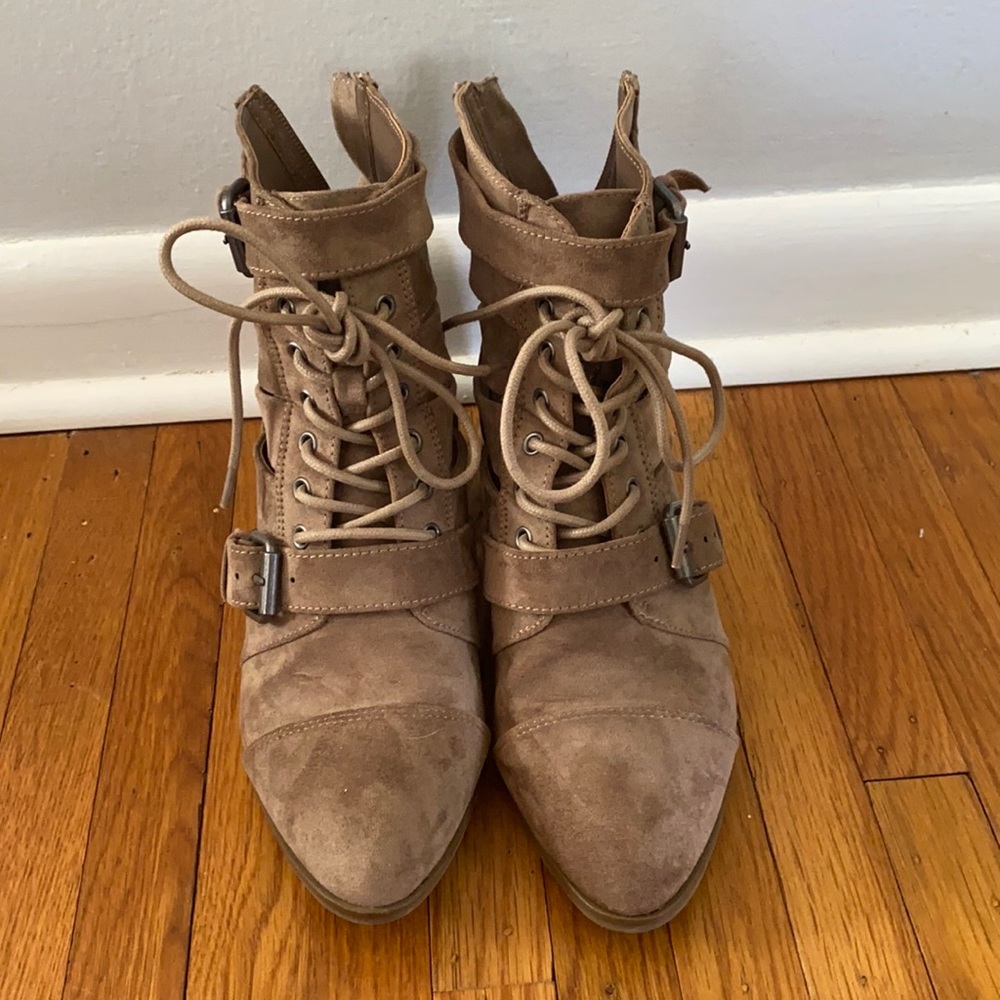 Universal Thread booties